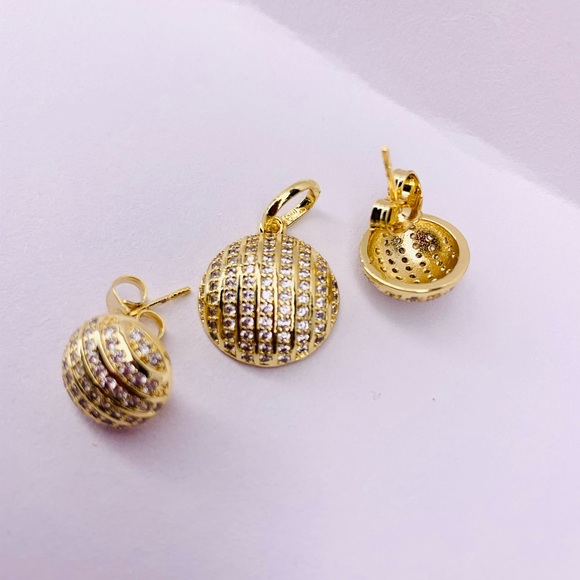 Tortoise Shell Shaped Gold Plated Earrings and Pendant Jewelry set - Picture 5 of 6